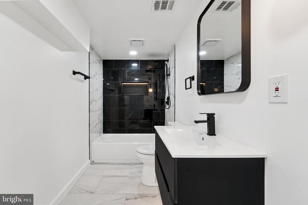 Image 26 of property listing at 436 OLD LINE AVE, Laurel, MD 20724