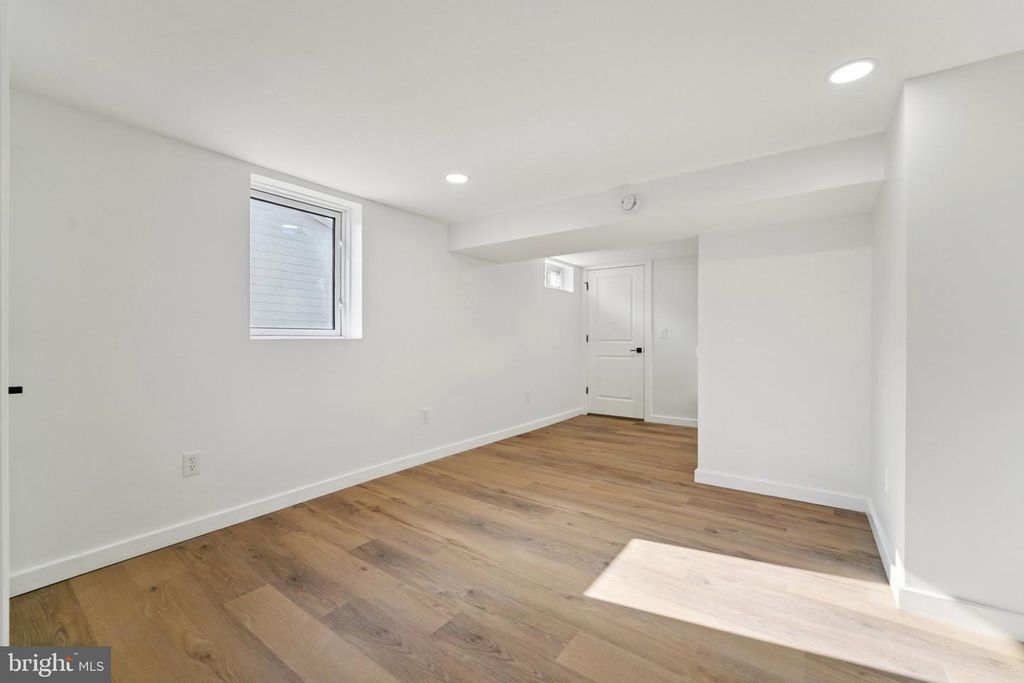 Image 32 of property listing at 436 OLD LINE AVE, Laurel, MD 20724