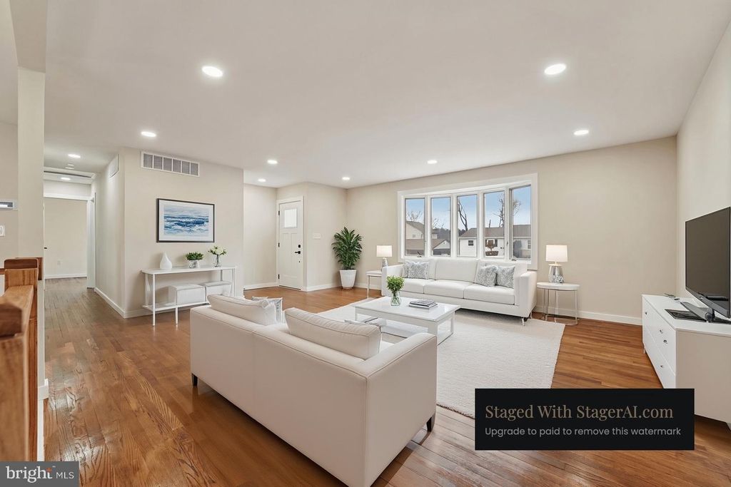 Image 5 of property listing at 436 OLD LINE AVE, Laurel, MD 20724