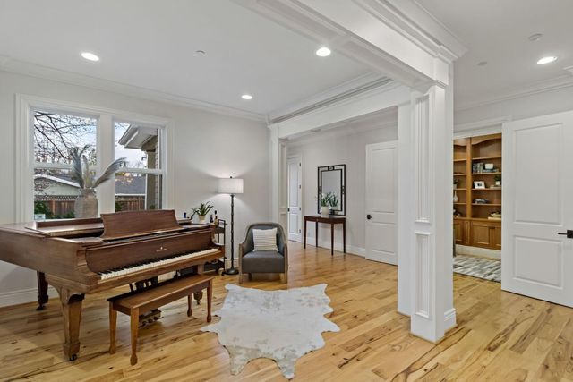 36 Gretel Court, Redwood City, CA 94061