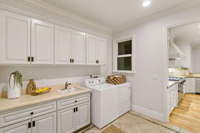 36 Gretel Court, Redwood City, CA 94061