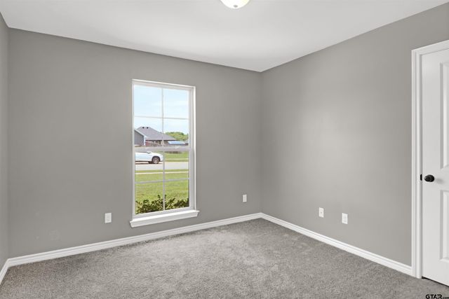 350 Smith Cir, Lindale, TX 75771