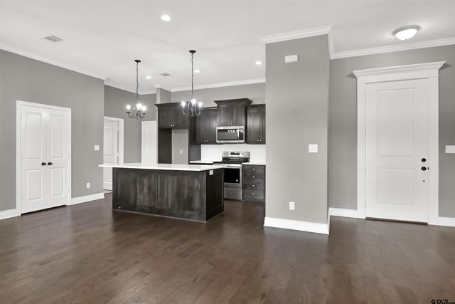 350 Smith Cir, Lindale, TX 75771