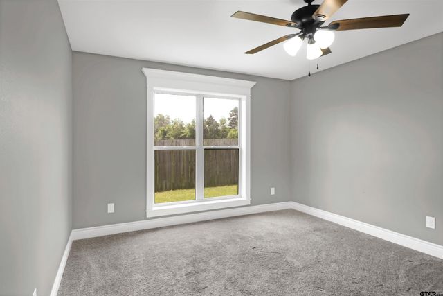 350 Smith Cir, Lindale, TX 75771