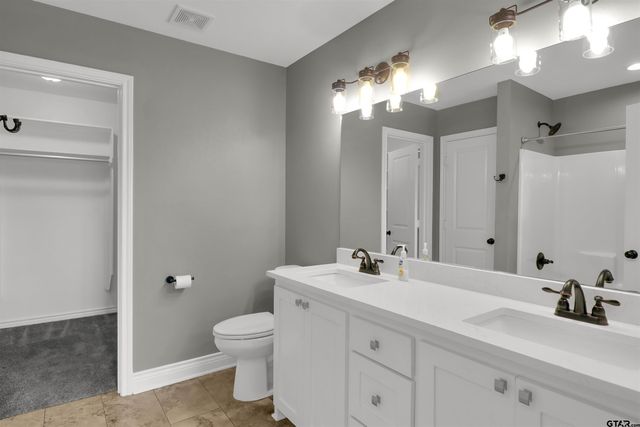 350 Smith Cir, Lindale, TX 75771