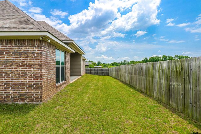 350 Smith Cir, Lindale, TX 75771