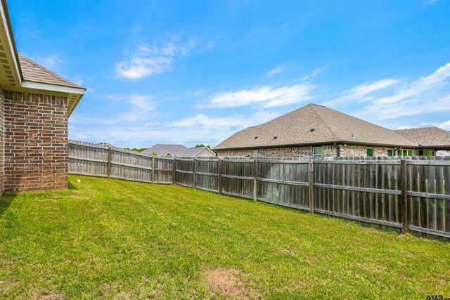 350 Smith Cir, Lindale, TX 75771