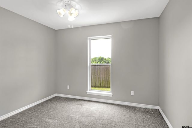 350 Smith Cir, Lindale, TX 75771