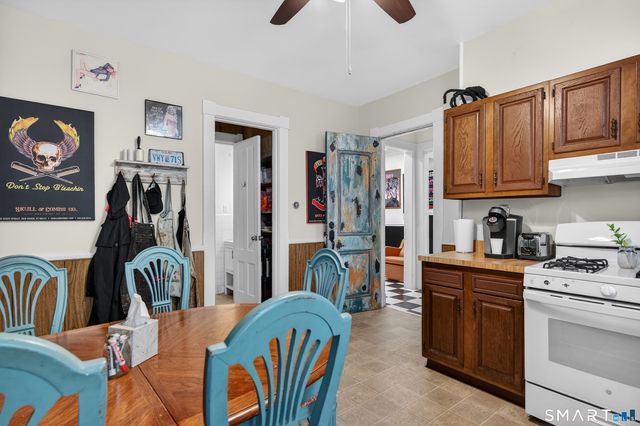 832 State Street 2nd floor rear, New Haven, CT 06511