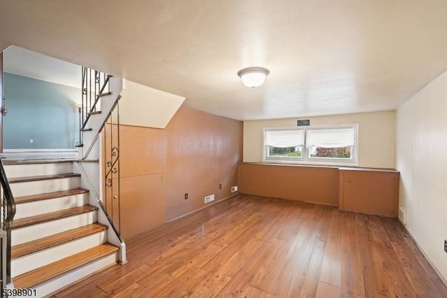 61 Fairfield Ave, Cranford Twp., NJ 07016