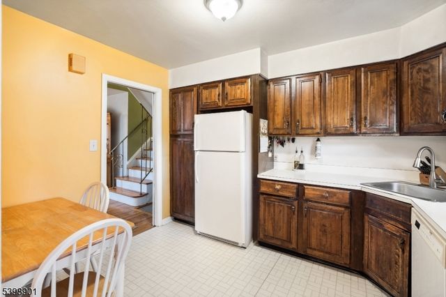 61 Fairfield Ave, Cranford Twp., NJ 07016