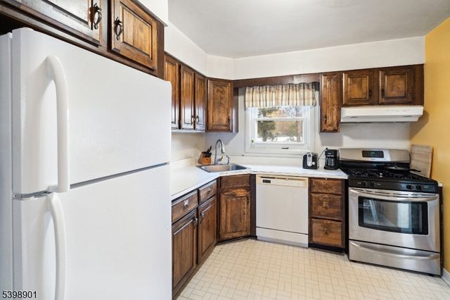 61 Fairfield Ave, Cranford Twp., NJ 07016