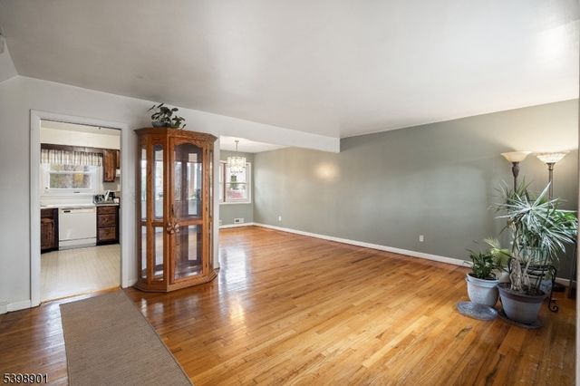 61 Fairfield Ave, Cranford Twp., NJ 07016