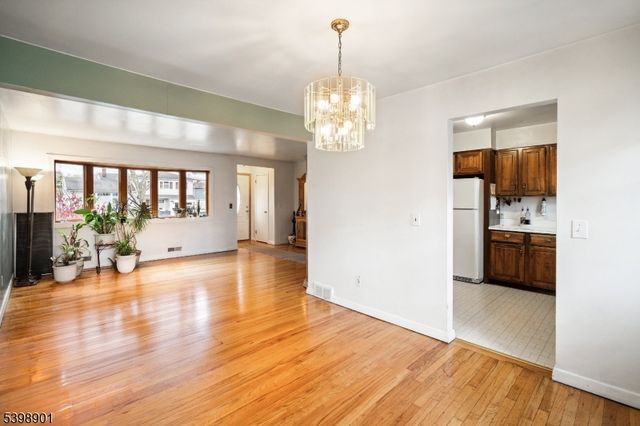 61 Fairfield Ave, Cranford Twp., NJ 07016