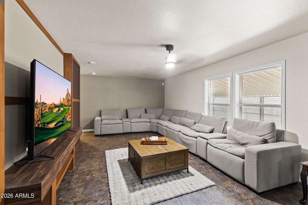 244 N 81ST Street, Mesa, AZ 85207