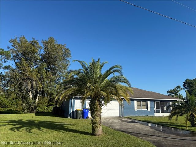 111 Bimini Street NE, Lake Placid, FL 33852