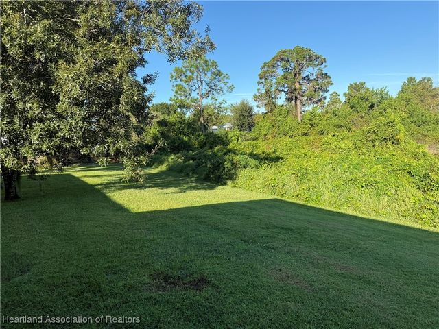 111 Bimini Street NE, Lake Placid, FL 33852