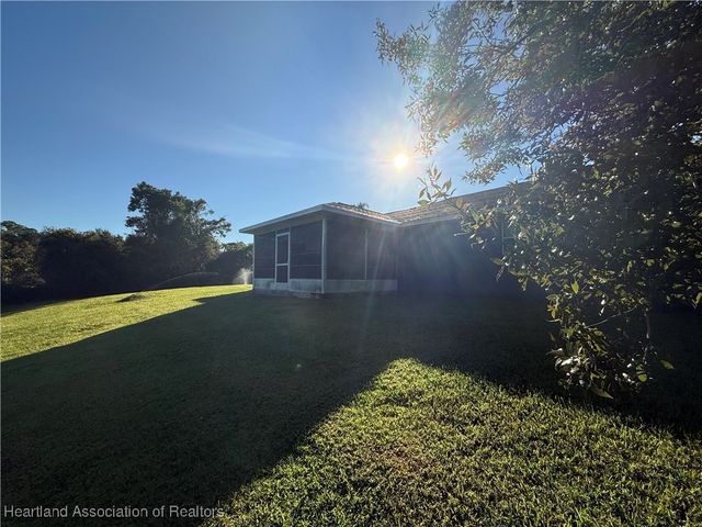 111 Bimini Street NE, Lake Placid, FL 33852