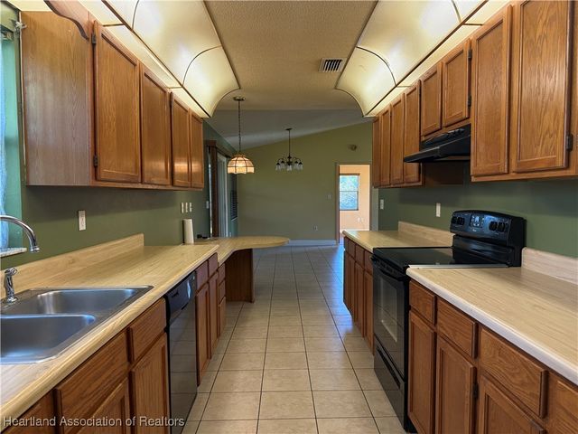 111 Bimini Street NE, Lake Placid, FL 33852