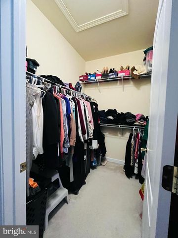 8829 BLUE ROYALE LN, Fairfax, VA 22031