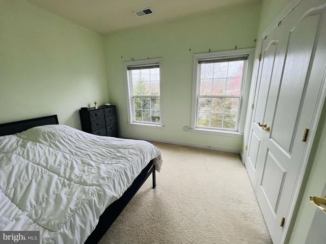 8829 BLUE ROYALE LN, Fairfax, VA 22031