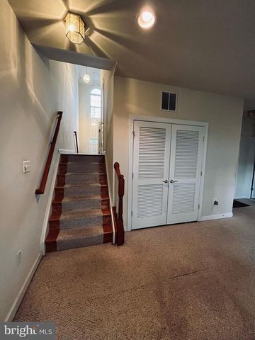 8829 BLUE ROYALE LN, Fairfax, VA 22031