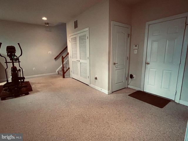 8829 BLUE ROYALE LN, Fairfax, VA 22031