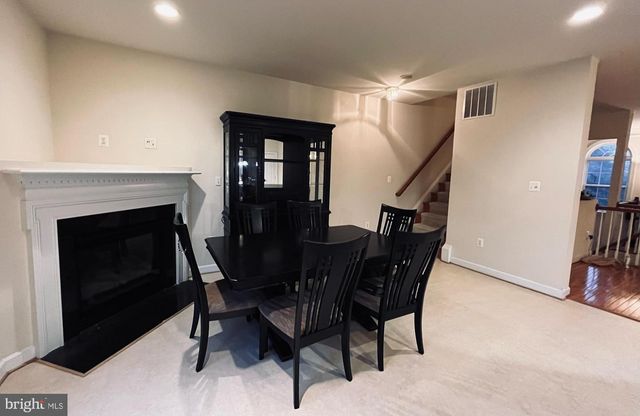 8829 BLUE ROYALE LN, Fairfax, VA 22031