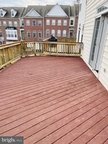 8829 BLUE ROYALE LN, Fairfax, VA 22031