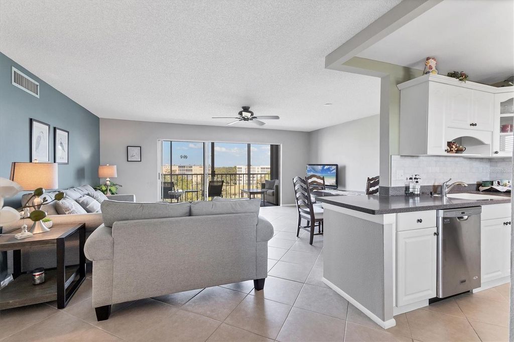 Image 11 of property listing at 3820 IRONWOOD LANE W 602-I, Bradenton, FL 34209