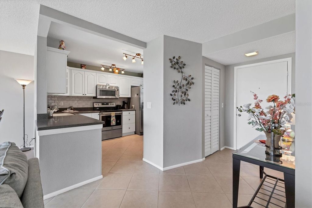 Image 10 of property listing at 3820 IRONWOOD LANE W 602-I, Bradenton, FL 34209