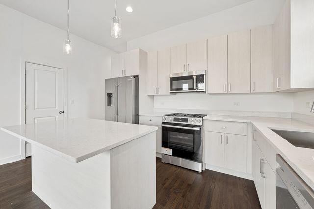 1952 W Ohio Street 2E, Chicago, IL 60622