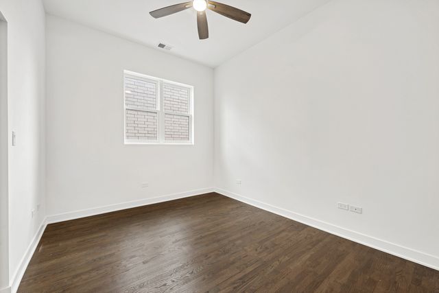 1952 W Ohio Street 2E, Chicago, IL 60622