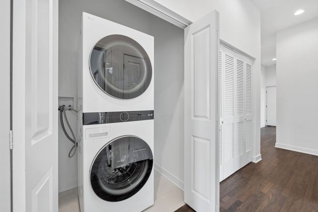 1952 W Ohio Street 2E, Chicago, IL 60622