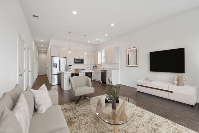 1952 W Ohio Street 2E, Chicago, IL 60622