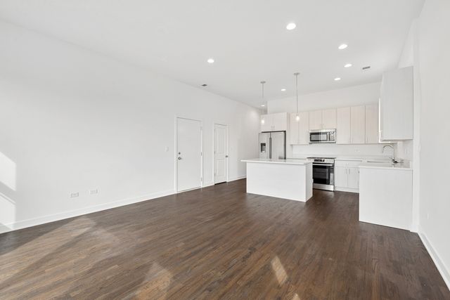 1952 W Ohio Street 2E, Chicago, IL 60622