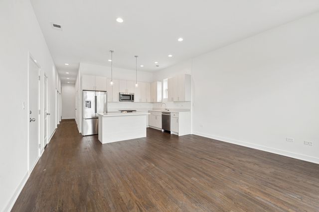 1952 W Ohio Street 2E, Chicago, IL 60622