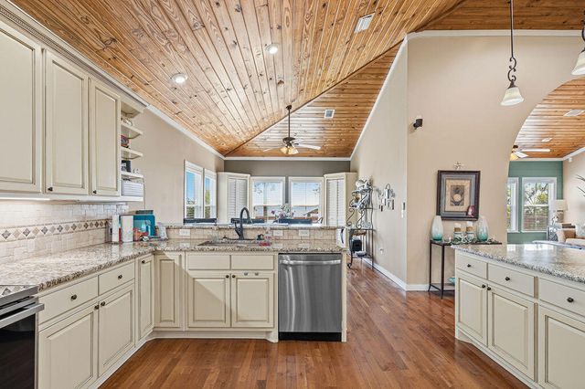 51 Alden Lane, Freeport, FL 32439