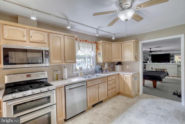 1780 N EMERALD AVE, York, PA 17408