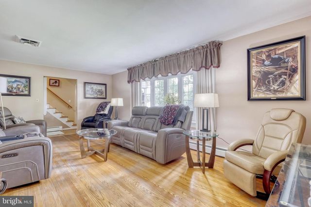 1780 N EMERALD AVE, York, PA 17408