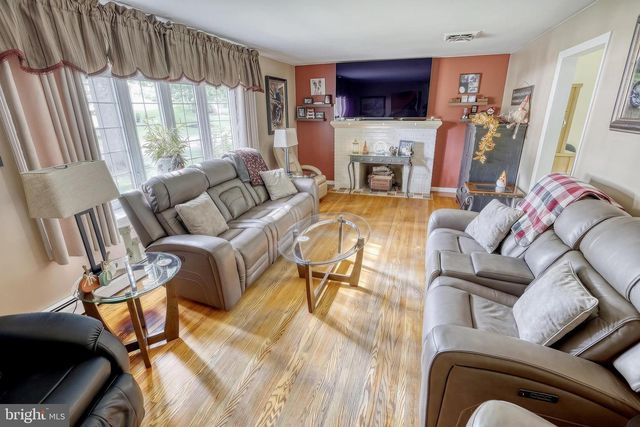 1780 N EMERALD AVE, York, PA 17408
