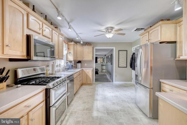 1780 N EMERALD AVE, York, PA 17408