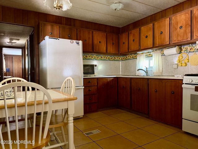 603 Quiet Way, Toms River, NJ 08755