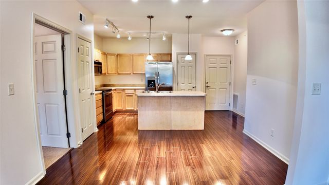 10325 Providence Drive 104, Johnston, IA 50131