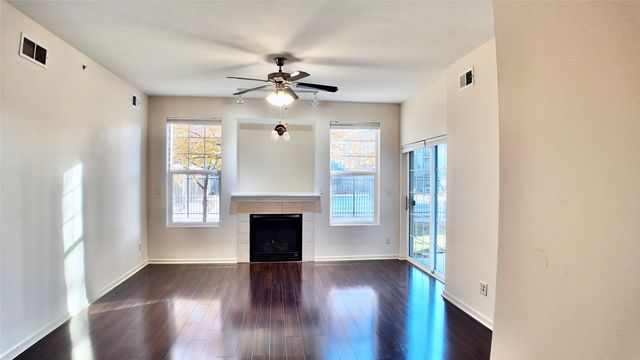 10325 Providence Drive 104, Johnston, IA 50131