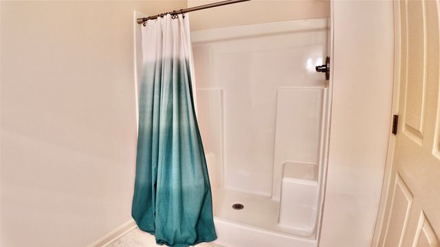 10325 Providence Drive 104, Johnston, IA 50131