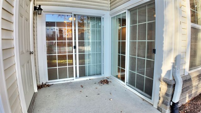 10325 Providence Drive 104, Johnston, IA 50131