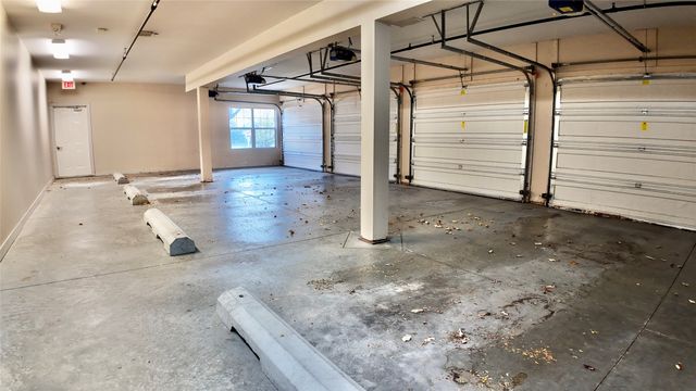 10325 Providence Drive 104, Johnston, IA 50131