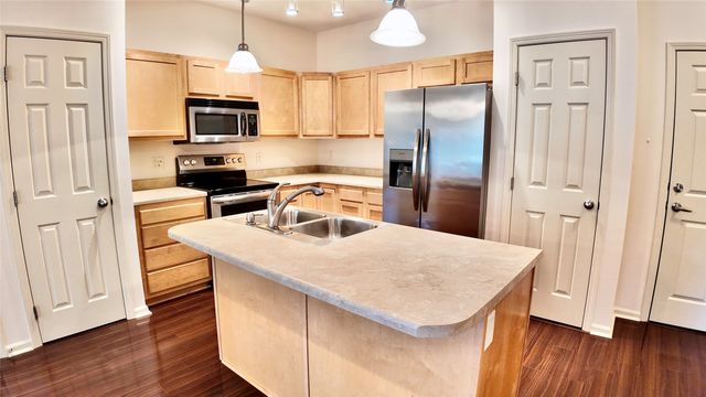 10325 Providence Drive 104, Johnston, IA 50131