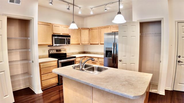 10325 Providence Drive 104, Johnston, IA 50131